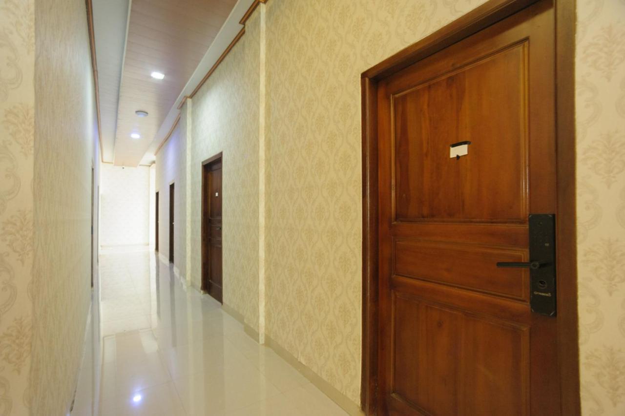 Urbanview Hotel Jib Bandar Lampung By Reddoorz מראה חיצוני תמונה
