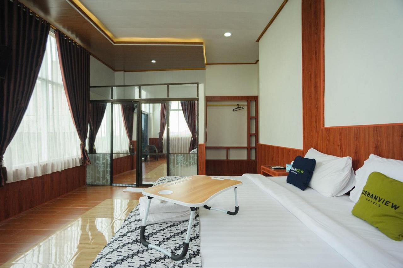 Urbanview Hotel Jib Bandar Lampung By Reddoorz מראה חיצוני תמונה